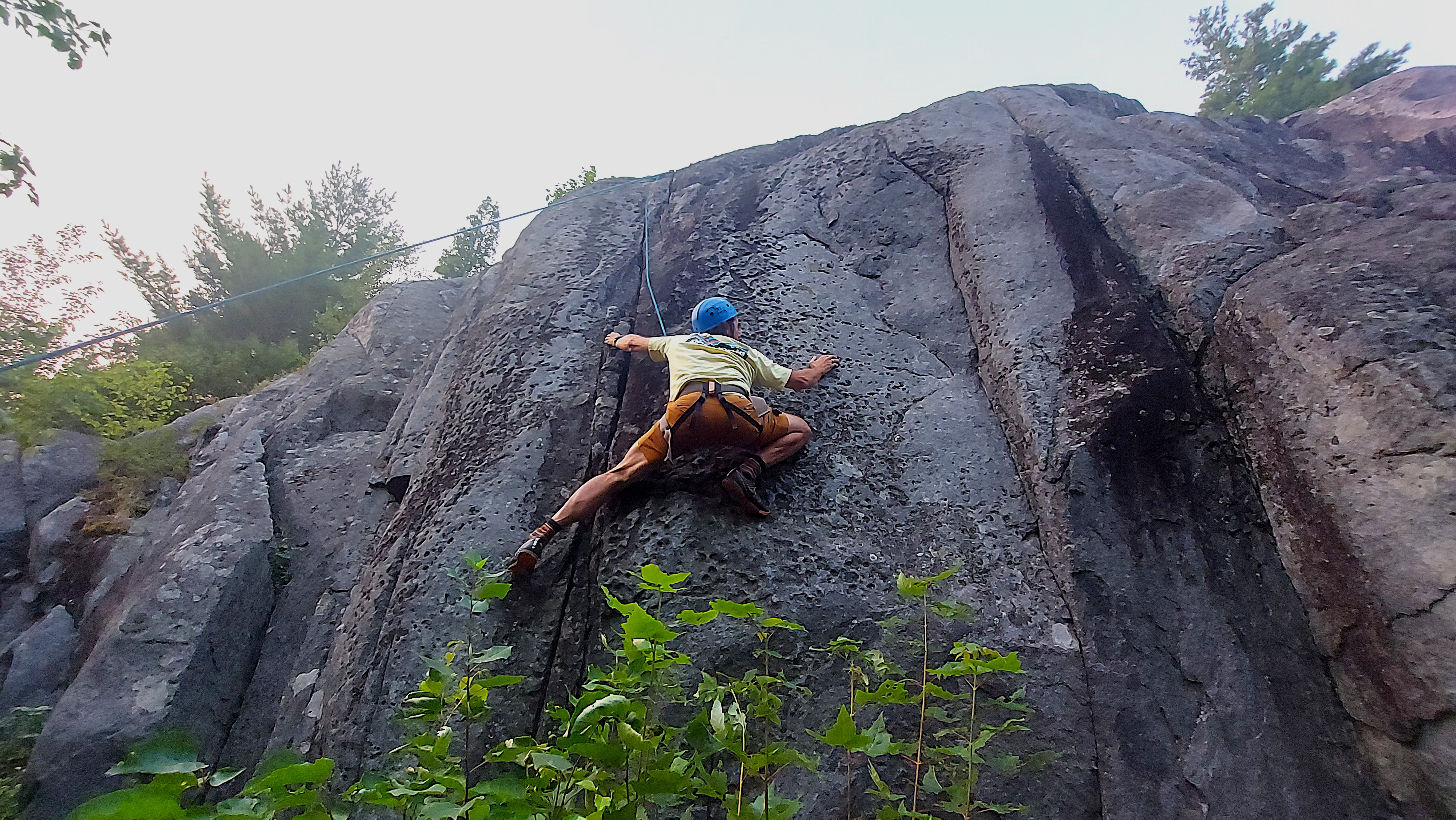 Découverte de l'escalade sur rocher