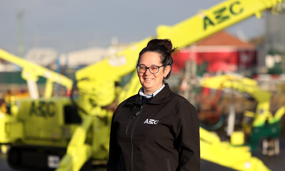 Jo Perry Hire Desk Manager