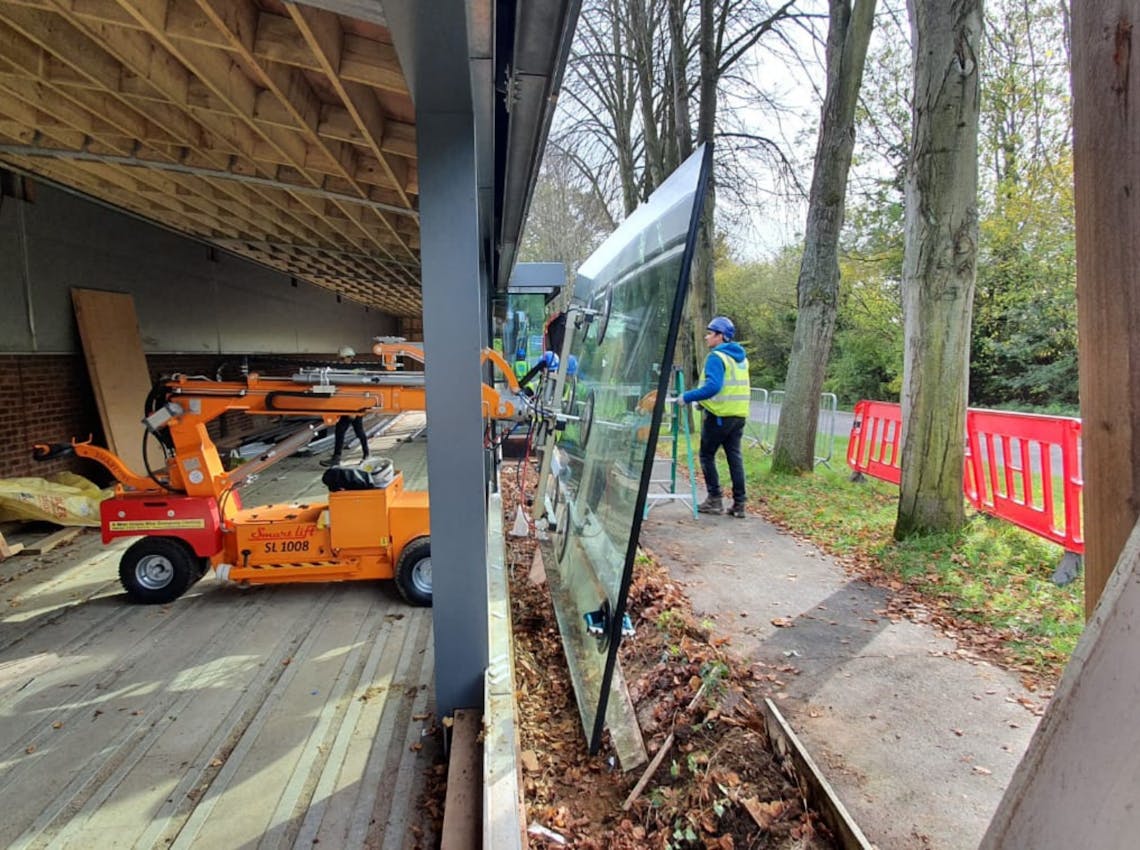 Jaguar Land Rover Car Garage Using Smartlift 1008