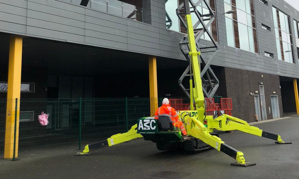 405 Spider Crane Meseryside High School