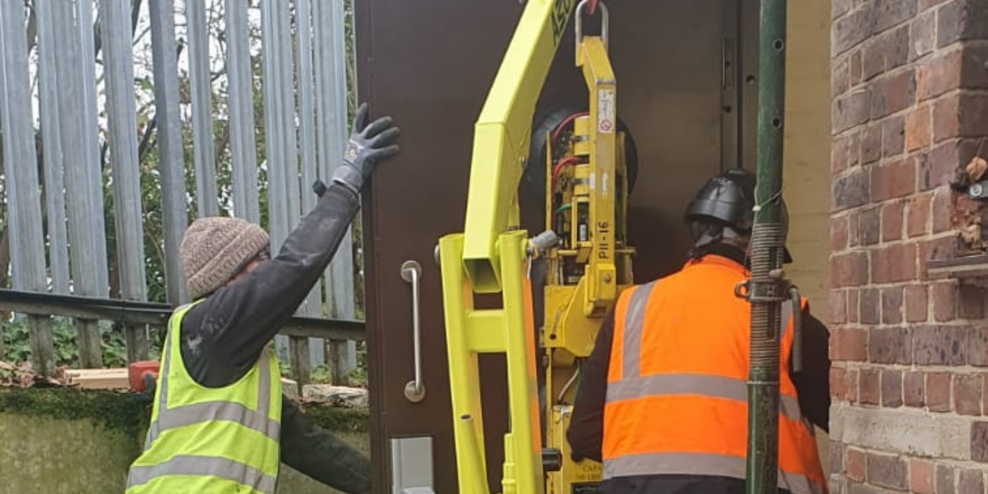 GK500 Floor Crane Door Installation