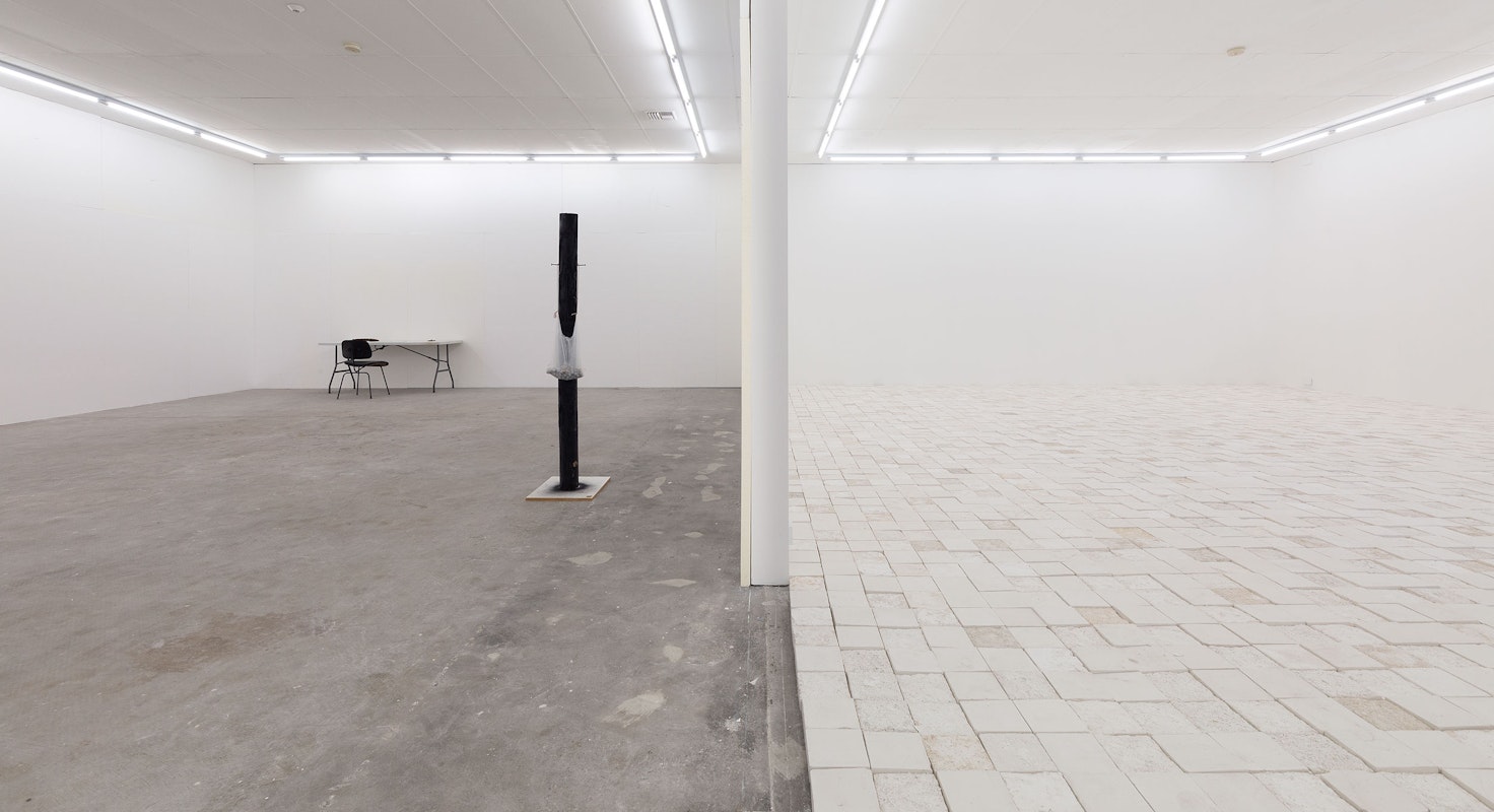 Installation view of Sarah Ujmaia, Marmoreum, and Dean Cross, BLACK SMOKE WHITE WALLS, presented at Gertrude Contemporary, 2023. Photo: Christian Capurro