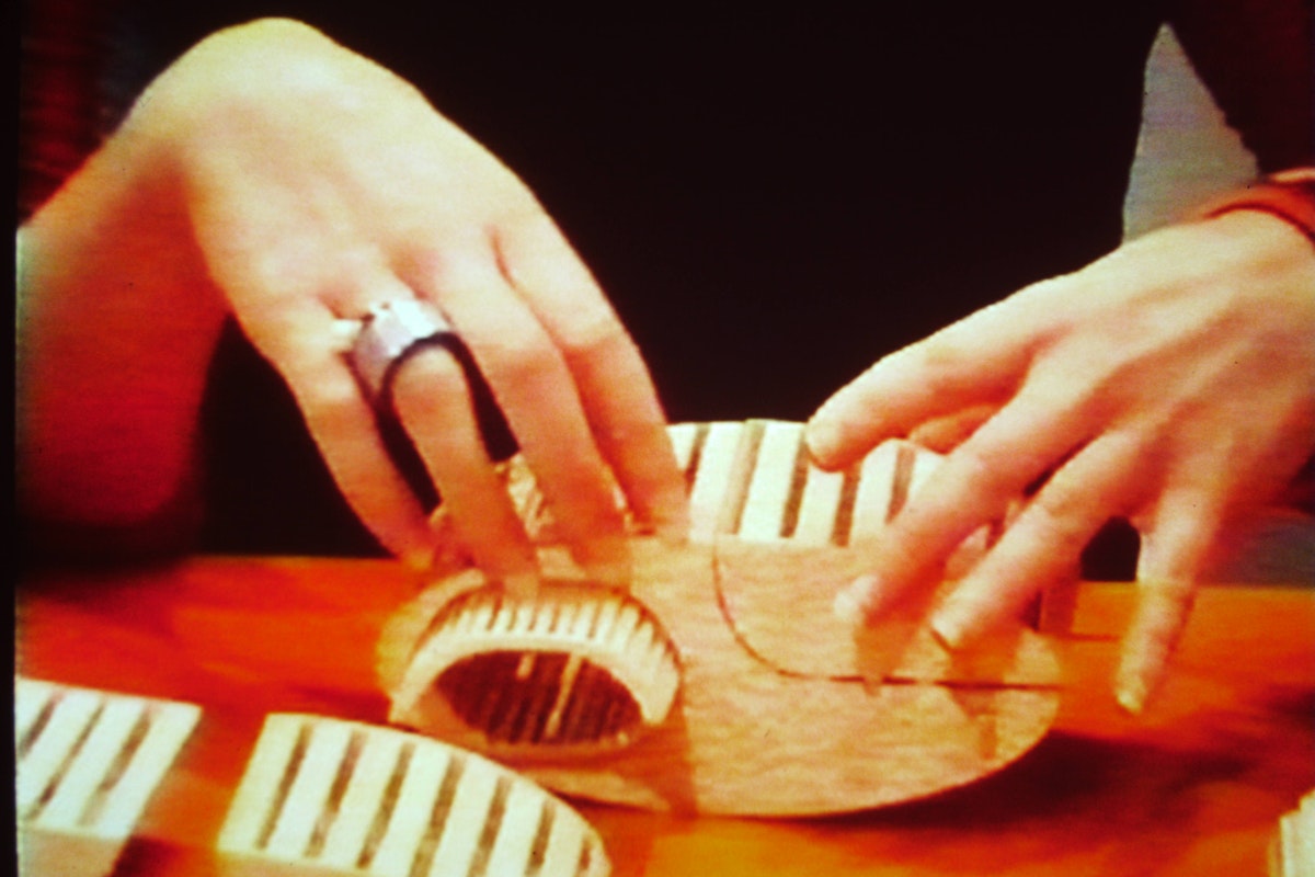 Simone LeAmon, MOTO Showroom, presented at Gertrude Contemporary Art Spaces, 2003. Courtesy of the artist and the Gertrude Archive.