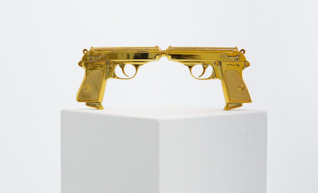 Chunxiao Qu, We Kissed, 2025, photopolymer resin, polished metallic gold finish, 30 x 10.8 x 2.2 cm, courtesy of the artist and FUTURES, Naarm Melbourne, installation view, Gertrude Glasshouse, Naarm Melbourne, 2025, photography: Christian Capurro