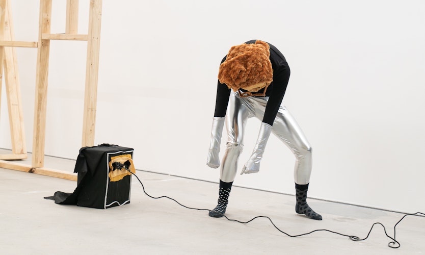 Ardi Gunawan, luckily there’s no inside, 2025, two-hour performance, performed by Tainá Araujo, Alex Fimeri, Gisele Forsyth, Lana Rosalea, Narii Salmon, Issy Staiger-Creed and Diana Quarshie, Gertrude Contemporary, Naarm Melbourne, documentation by Machiko Abe, image courtesy of the artist and ISA Art Gallery, Jakarta © the artist