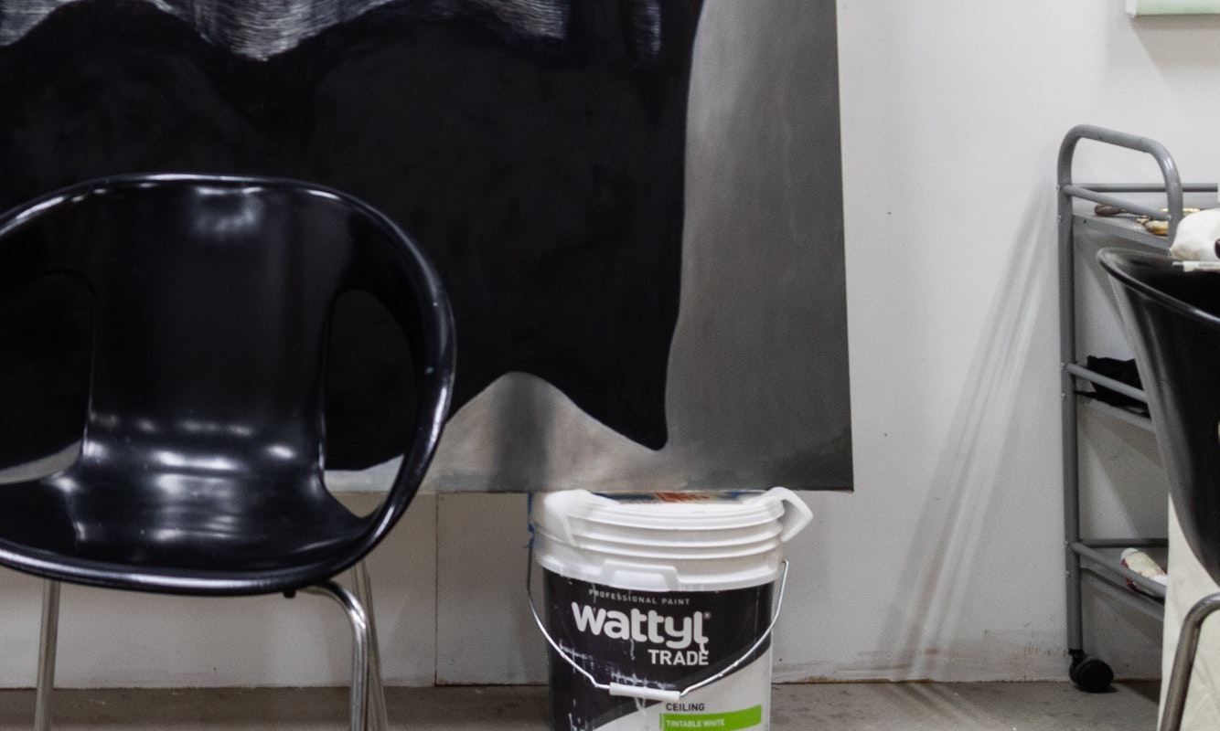 Yusi Zang, Love Is the Perfect Crime (detail), 2025, oil on canvas, courtesy of the artist and Animal House Fine Arts, Naarm Melbourne, © the artist. Photography by Yusi Zang.