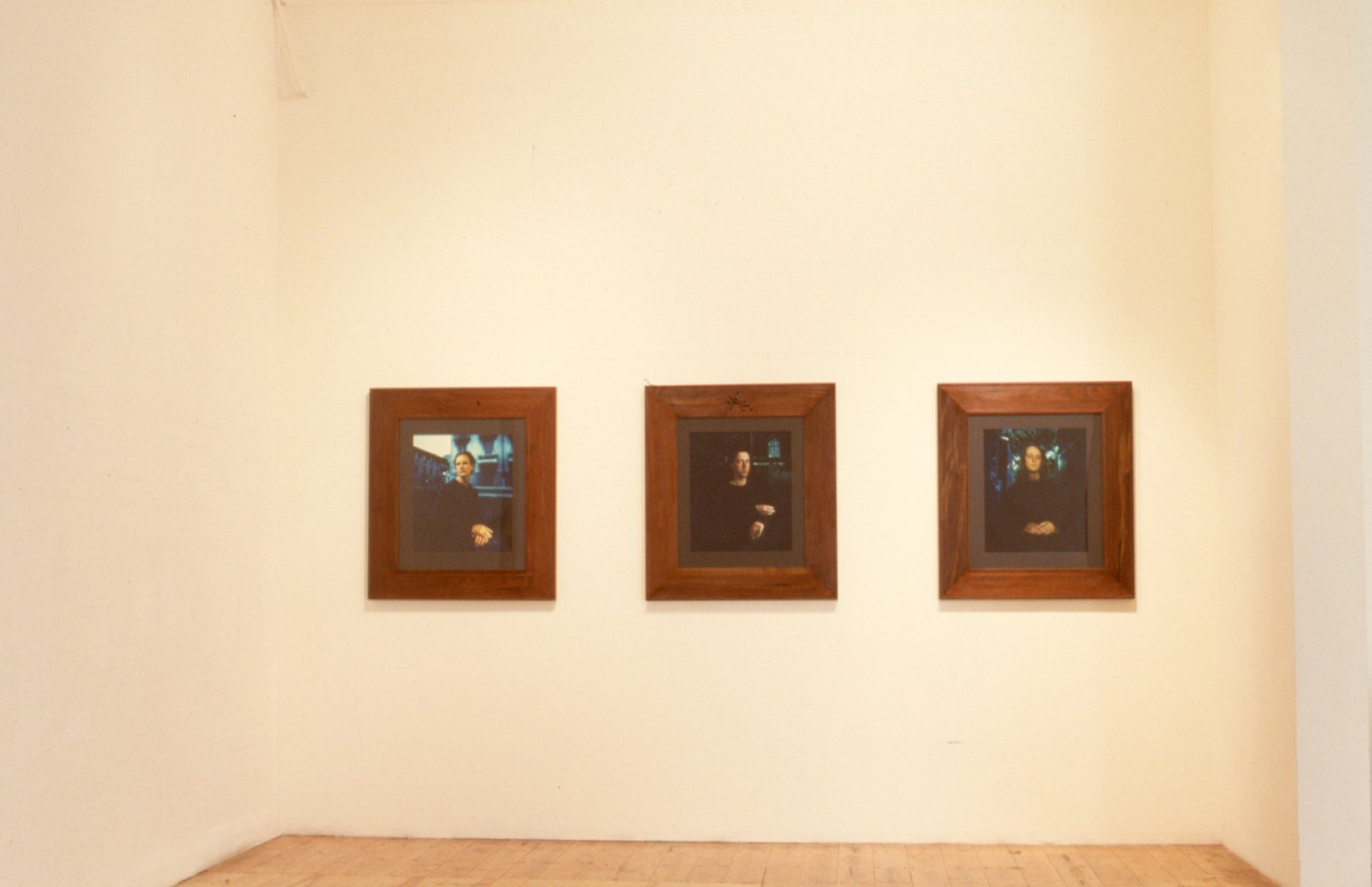 Installation view of Fiona MacDonald's Honno Soit Qui Mal Y Pense?, 1989. Image courtesy of Gertrude Archive.