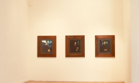 Installation view of Fiona MacDonald's Honno Soit Qui Mal Y Pense?, 1989. Image courtesy of Gertrude Archive.