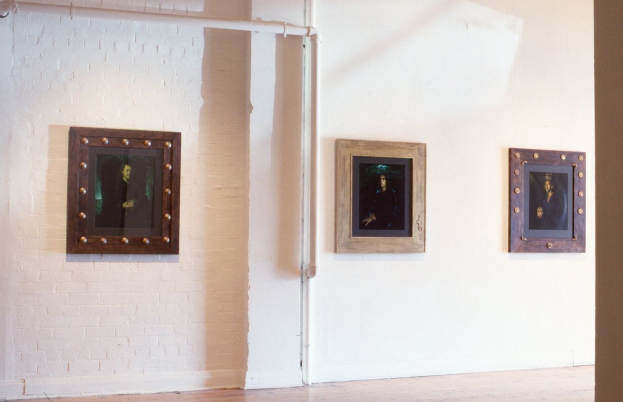Installation view of Fiona MacDonald's Honno Soit Qui Mal Y Pense?, 1989. Image courtesy of Gertrude Archive.