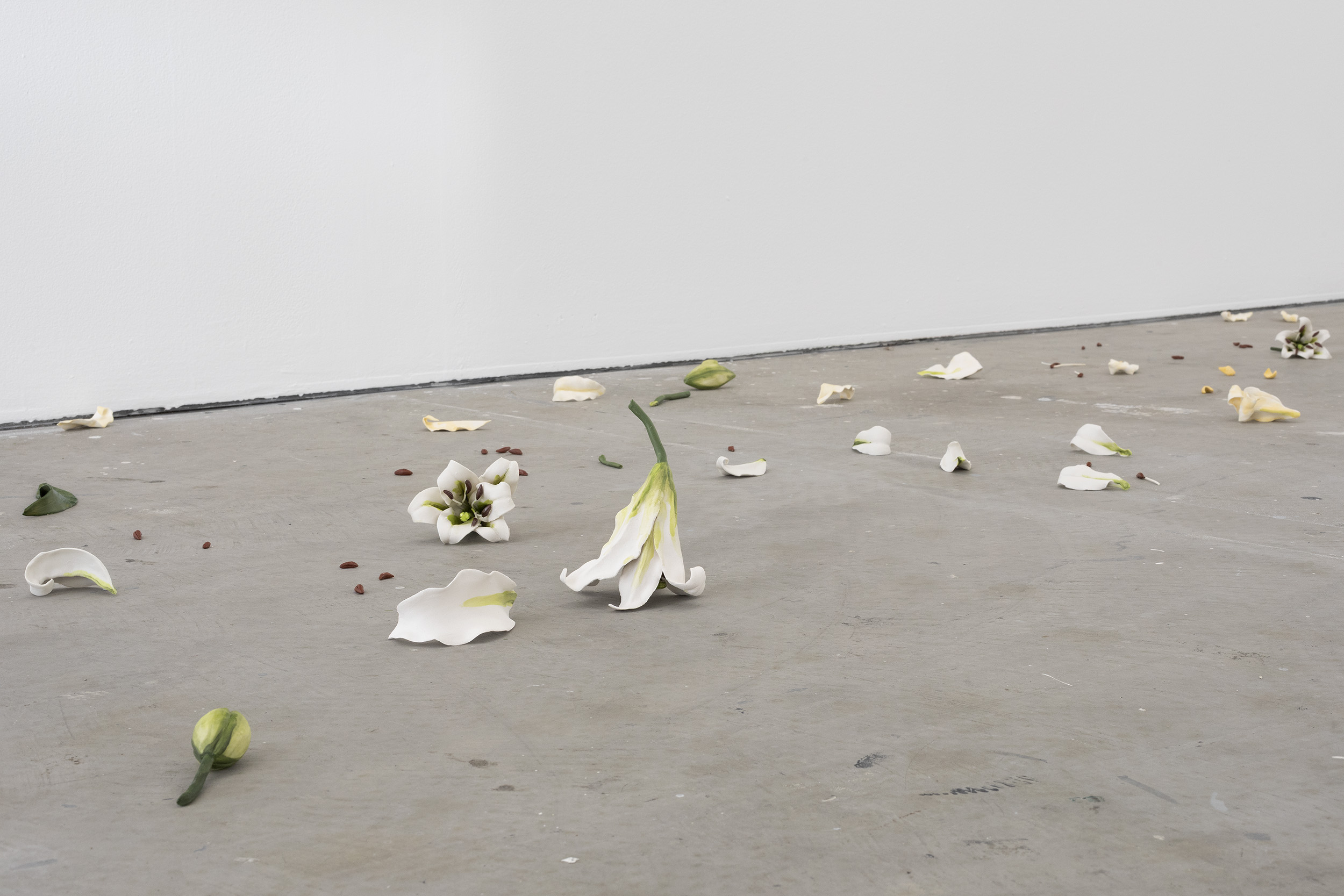 Cindy Huang, Tracing a gilded trail, 2023, installation view, Landings, Gertrude Contemporary, Naarm Melbourne, 2025, glazed porcelain, 1000 parts, image courtesy of the artist and Sumer, Tāmaki Makaurau Auckland © the artist, photograph: Christian Capurro