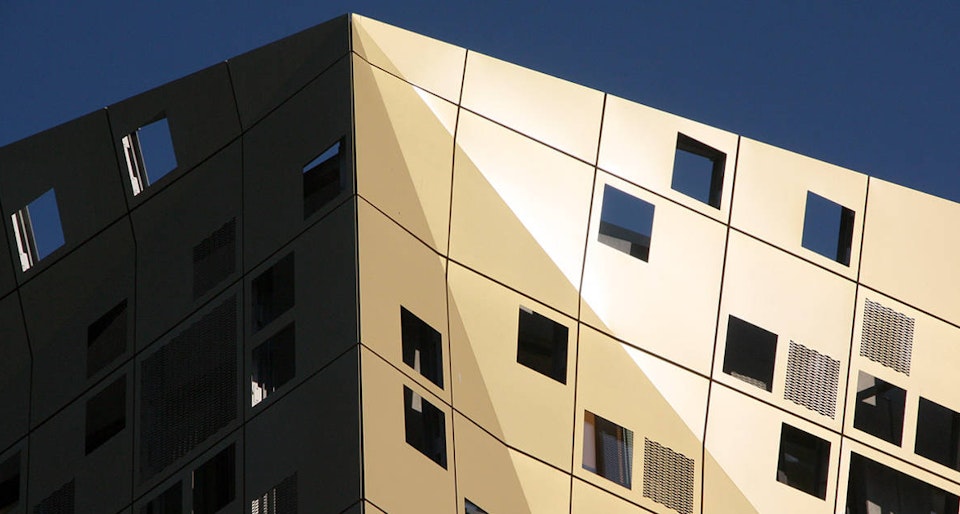 Docker Image Building Strategy and The Fantasy of Image Size Reduction