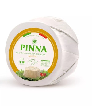 PINNA - smoked ricotta mustia