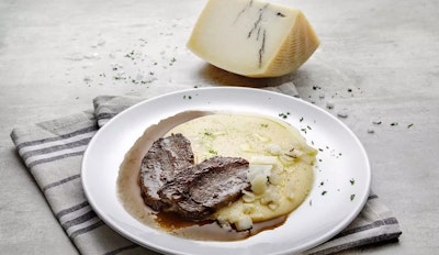 Polenta con Pecorino al Tartufo e stracotto di bue rosso