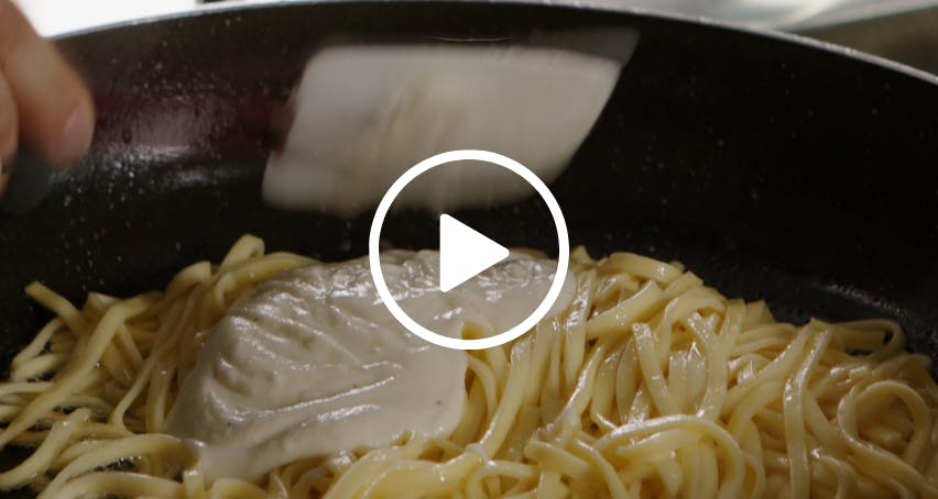 Fettuccine Alfredo sauce