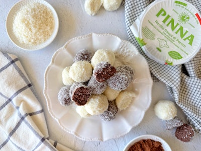 Tartufini ricotta-cocco-e-cioccolato