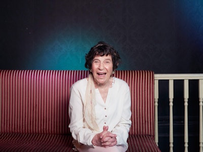 Lynn Ruth Miller, comedienne