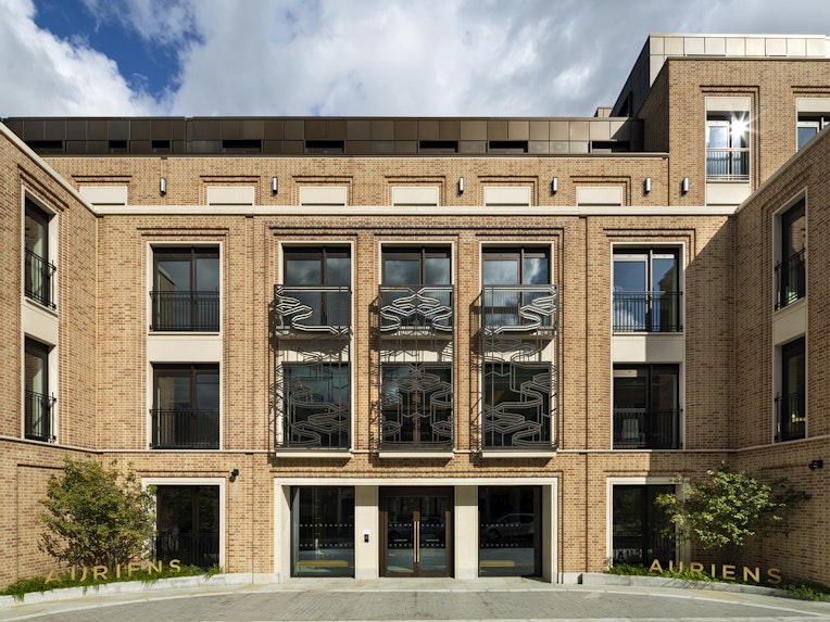 Auriens Chelsea front entrance