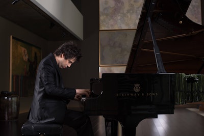Pianist Dominic Ferris