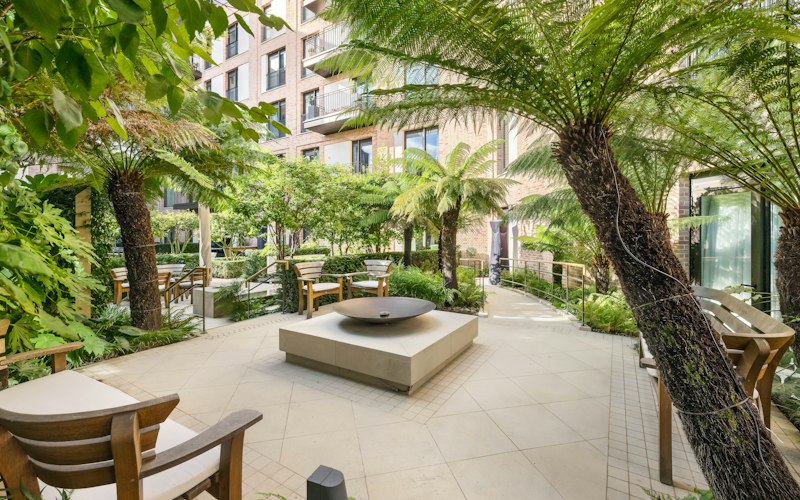 Blooming garden at Auriens Chelsea