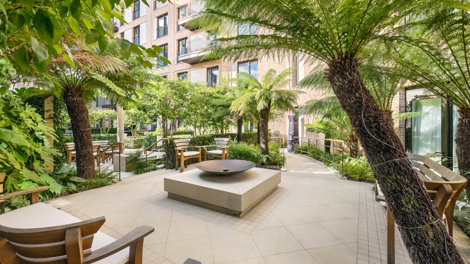 Blooming garden at Auriens Chelsea