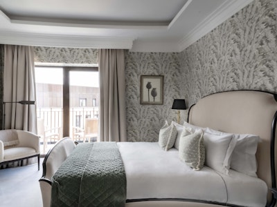Apartment 409, principle bedroom