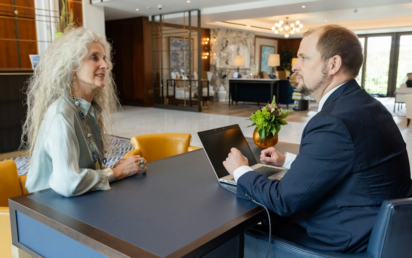 Guest chatting with concierge Auriens Chelsea