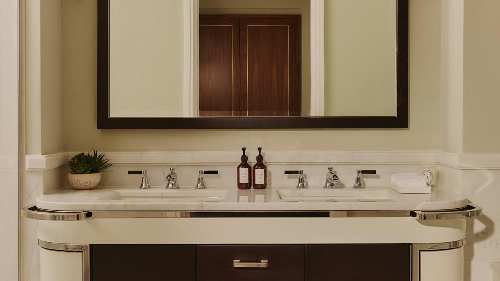 Bathroom vanity at Auriens Chelsea