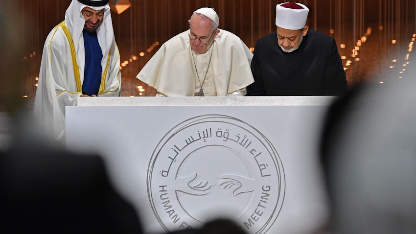 ولي عهد أبو ظبي والبابا والإمام الأكبر للأزهرفي الإمارات، 4 فبراير/شباط 2019 (الصورة عبر غيتي إيماجز)