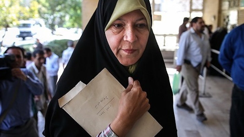 فائزة هاشمي ، ابنة الرئيس(مرتين) أكبر هاشمي رفسنجاني، قبل محاكمتها. طهران، إيران ، 7 أغسطس/آب 2013. المصدر: سينا شيري / وكالة أنباء فارس 