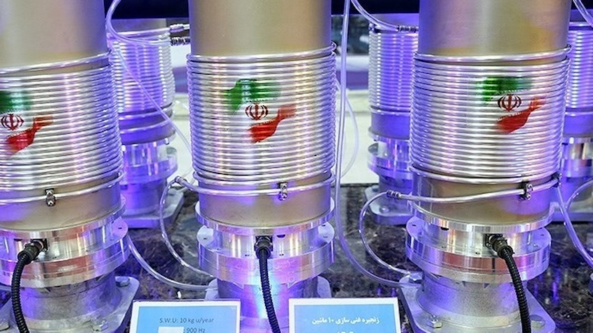 أجهزة الطرد المركزي من طراز إي آر6 في معرض إنجازات الصناعة النووية، طهران، إيران، 10 نيسان / أبريل 2019. ( الصورة لمقداد مددى عبر وكالة تسنيم للأنباء)