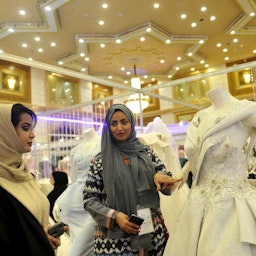 زنان سعودی در نمایشگاه عروس؛ جده، عربستان، ۲۲ فروردین ۱۳۹۶/ ۱۱ آوریل ۲۰۱۷ (عکس از گتی ایمیجز)
