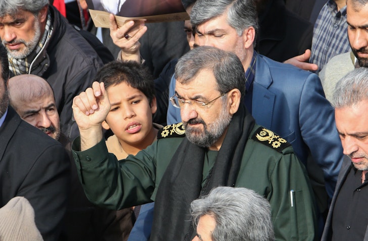 حضور محسن رضایی در تظاهراتی علیه "جرایم" آمریکا در تهران، ۱۳ دی ۱۳۹۸. (عکس از گتی ایمیجز)