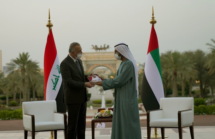 رئيس الوزراء العراقي مصطفى الكاظمي يلتقي أمير دبي محمد بن راشد. في 4 أبريل/نيسان 2021 (الصورة عبر المكتب الإعلامي لرئيس الوزراء العراقي)