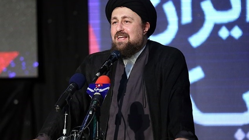 حسن الخميني يلقي كلمة في مؤتمر عقد في طهران، إيران، الأول من آب 2018 (تصوير محمد مهدي دوراني عبر وكالة تسنيم للأنباء)