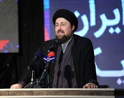حسن الخميني يلقي كلمة في مؤتمر عقد في طهران، إيران، الأول من آب 2018 (تصوير محمد مهدي دوراني عبر وكالة تسنيم للأنباء)