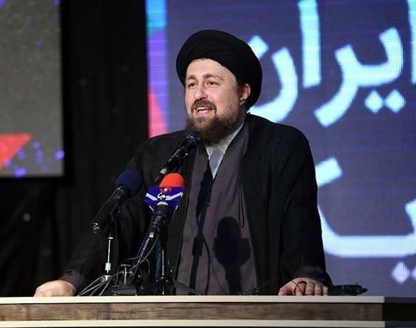 حسن الخميني يلقي كلمة في مؤتمر عقد في طهران، إيران، الأول من آب 2018 (تصوير محمد مهدي دوراني عبر وكالة تسنيم للأنباء)