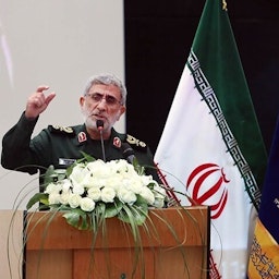 رئيس فيلق القدس الإيراني إسماعيل قاآني يلقي كلمة في حفل أقيم في مشهد، إيران. في 12 مارس/آذار 2020 (تصوير نيما نجف زاده عبر وكالة تسنيم للأنباء)