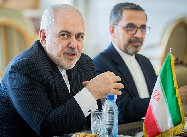 محمدجواد ظریف در جلسه ای در ساختمان وزارت خارجه ایران در تهران.  ۳ اسفند ۱۳۹۸. (عکس از عرفان کوچاری/ خبرگزاری تسنیم) 