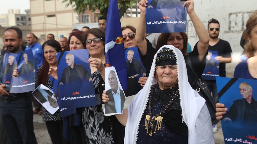 Gorran supporters mourn the death of longtime party leader Nawshirwan Mustafa at his funeral in Sulaimaniyah, Iraq on May 20 2017. (Photo via Getty Images)