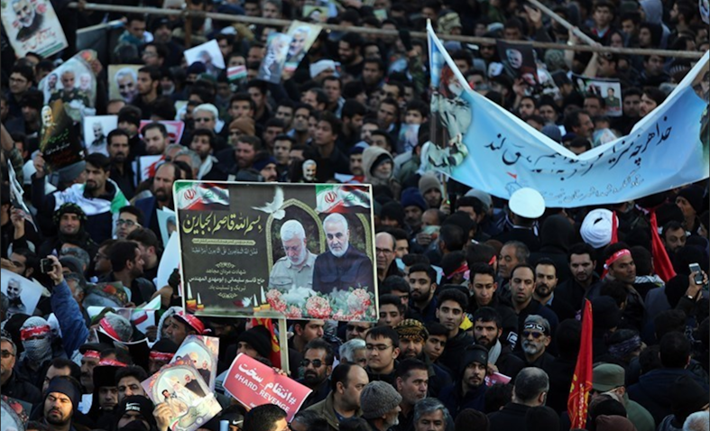 آلاف الإيرانيين يحيون ذكرى القائد الراحل قاسم سليماني في كرمان، إيران، 7 يناير/كانون الثاني 2020 (عبر وكالة تسنيم للأنباء)