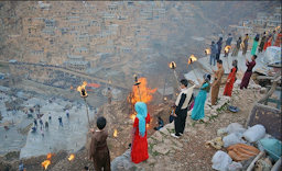 أكراد إيرانيون يحتفلون بعيد النوروز في بالانجان، إيران. 10 مارس/ آذار 2017 (تصوير كيفان فيروزي عبر وكالة تسنيم للأنباء)