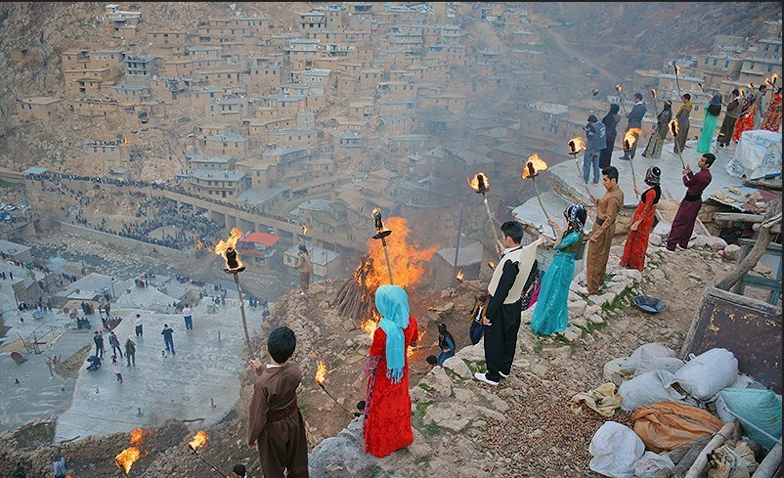 أكراد إيرانيون يحتفلون بعيد النوروز في بالانجان، إيران. 10 مارس/ آذار 2017 (تصوير كيفان فيروزي عبر وكالة تسنيم للأنباء)
