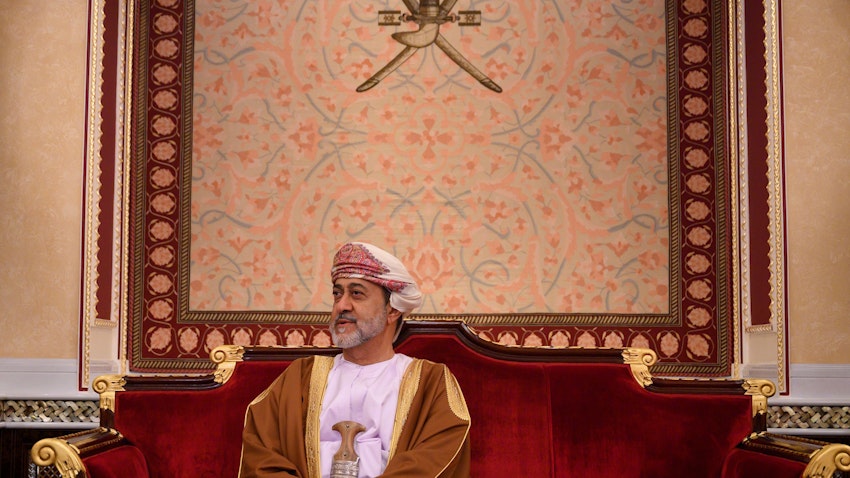 السلطان العماني هيثم بن طارق في قصر العلم في العاصمة مسقط في 21 فبراير/شباط 2020. (الصورة عبر غيتي إيماجز)