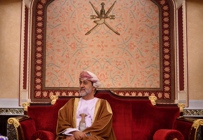 السلطان العماني هيثم بن طارق في قصر العلم في العاصمة مسقط في 21 فبراير/شباط 2020. (الصورة عبر غيتي إيماجز)