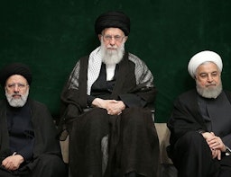 المرشد الأعلى الإيراني آية الله علي خامنئي برفقة الرئيس حسن روحاني ورئيس القضاء إبراهيم رئيسي في طهران. 7 سبتمبر/ أيلول 2019 (الصورة عبر الموقع الرسمي للمرشد الأعلى)