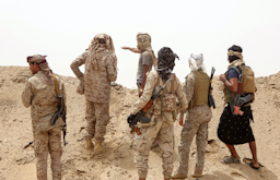 مقاتلون موالون للحكومة اليمنية المدعومة من السعودية في موقع بمحافظة مأرب. 19 يونيو/ حزيران 2021 (الصورة عبر غيتي إيماجز)
