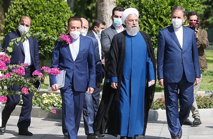 حسن روحانی، رئیس‌جمهور ایران و دیگر مقامات ارشد دولت وی در آخرین جلسه‌ی هیئت وزرا؛ ۱۰ مرداد ۱۴۰۰. (عکس از وبسایت ریاست‌جمهوری ایران)