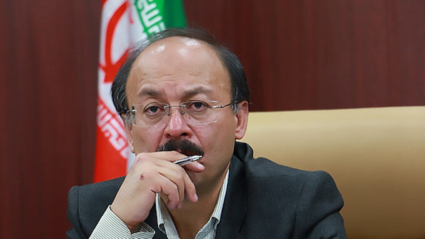 أستاذ الفلسفة الإيراني بيجان عبد الكريمي في طهران، إيران في 3 مايو/أيار 2021 (الصورة من وكالة أنباء إيرنا)