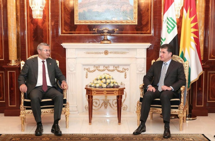نچیروان بارزانی، رئیس اقلیم کردستان عراق، میزبان اوغوز کان سالیچی، نایب رئیس حزب جمهوری‌‌خواه خلق ترکیه؛ اربیل، عراق، ۱۵ شهریور ۱۴۰۰/ ۶ سپتامبر ۲۰۲۱. (عکس از آرشیو ریاست‌جمهوری اقلیم کردستان عراق)