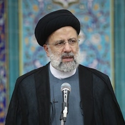 الرئيس الإيراني إبراهيم رئيسي في مسجد بمحافظة سيستان بلوشستان. 3 سبتمبر/أيلول 2021. (الصورة عبر موقع الرئاسة الإيرانية)
